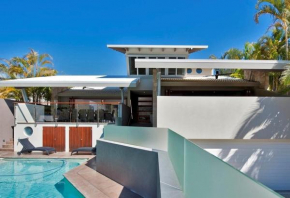 Sunshine Beach Retreat, Pool, Backyard